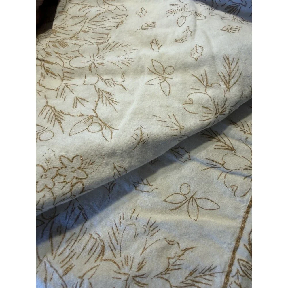 APRIL CORNELL TABLECLOTH POINSETTIA WHITE GOLD 60 X 80 100% COTTON